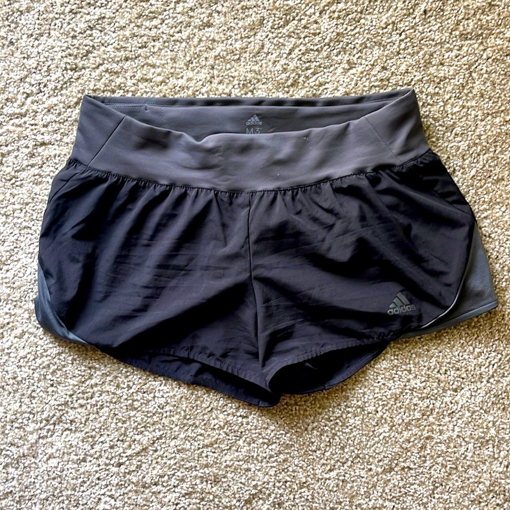 Adidas Aeroready shorts 3” size M